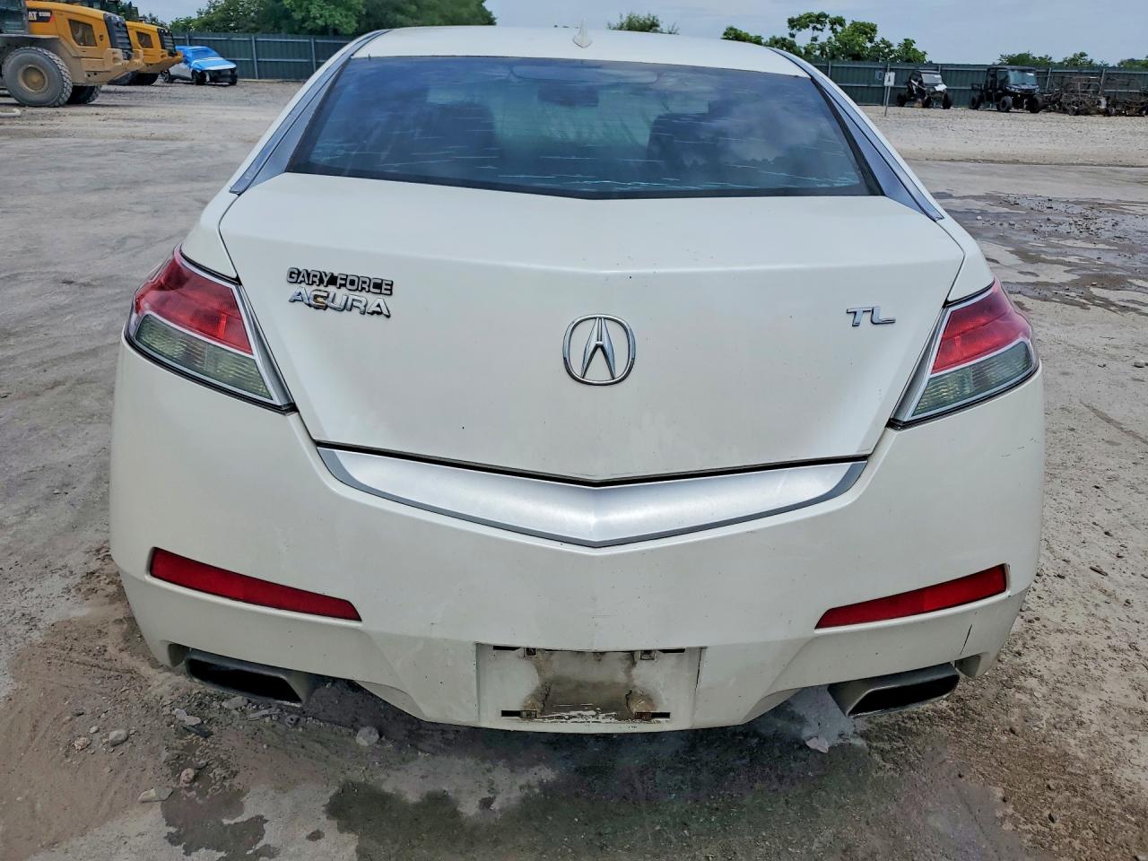 2010 ACURA TL photo 11