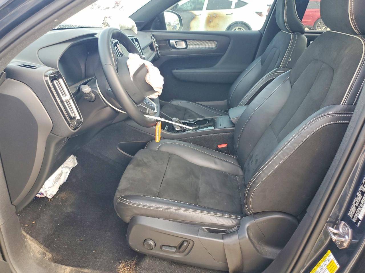 2022 VOLVO XC40 P8 RECHARGE PLUS photo 13