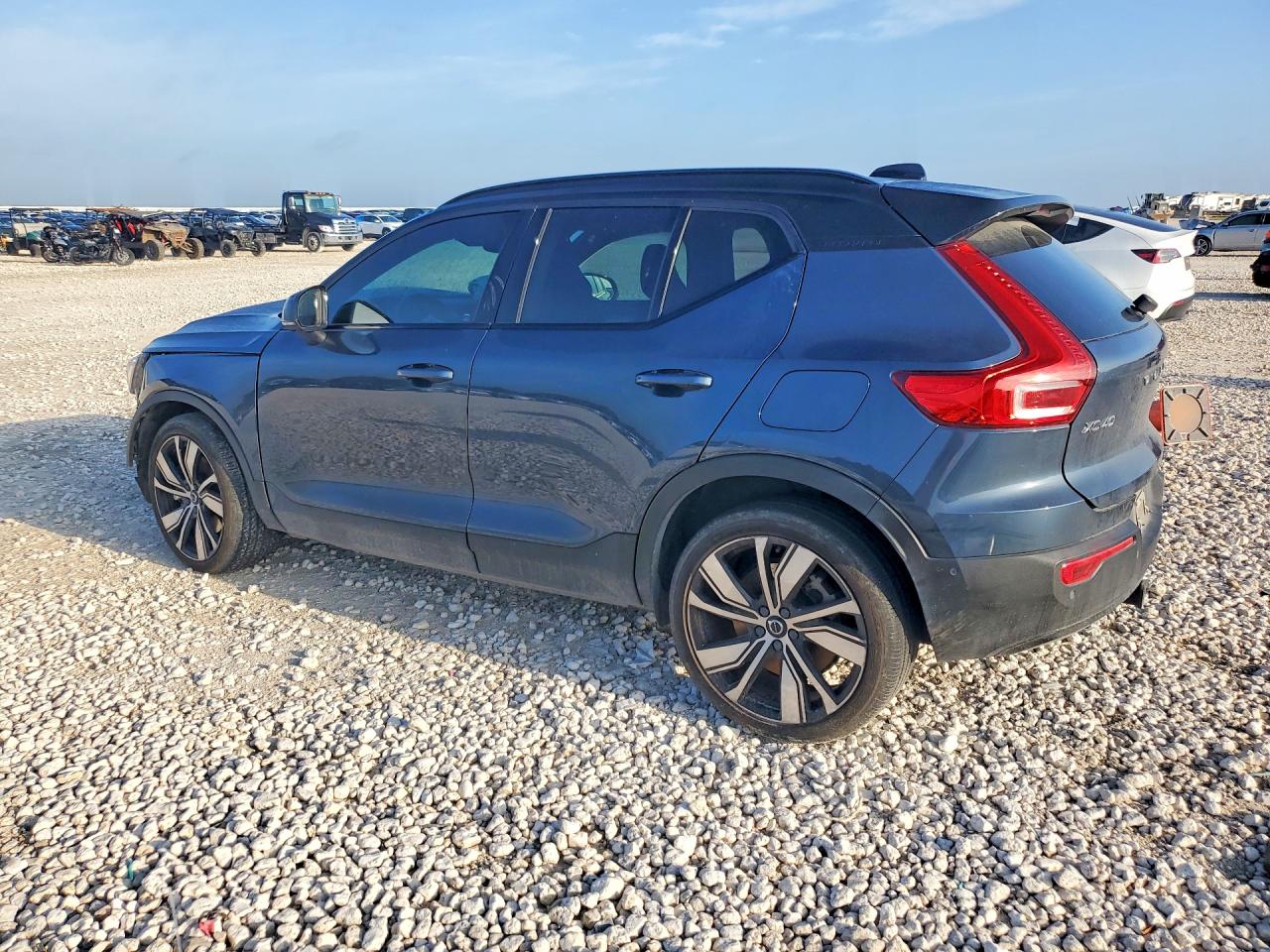 2022 VOLVO XC40 P8 RECHARGE PLUS photo 3