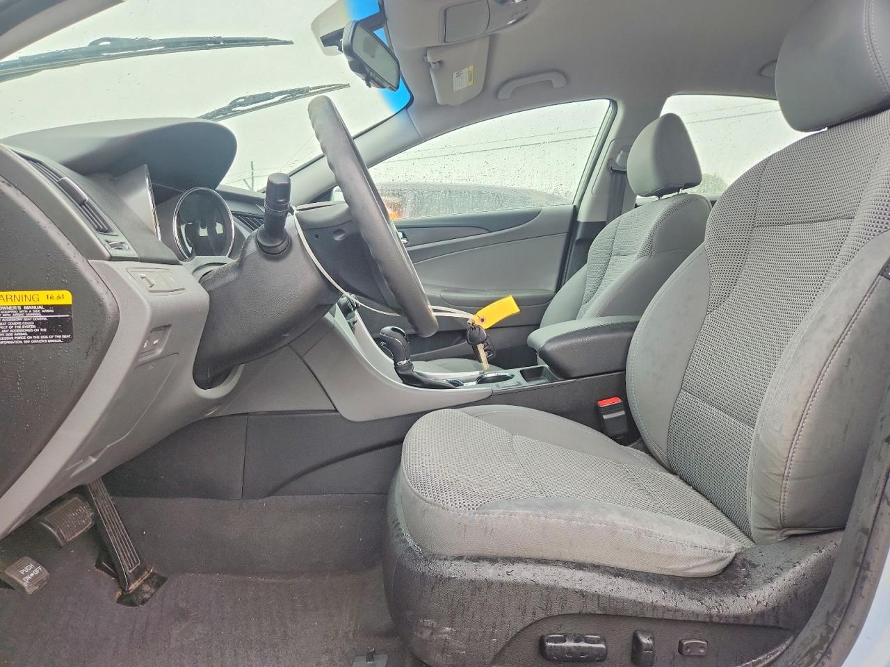 2014 HYUNDAI SONATA GLS photo 19