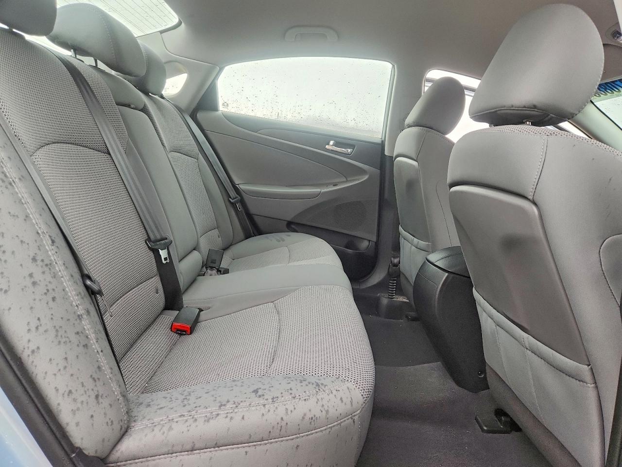2014 HYUNDAI SONATA GLS photo 28