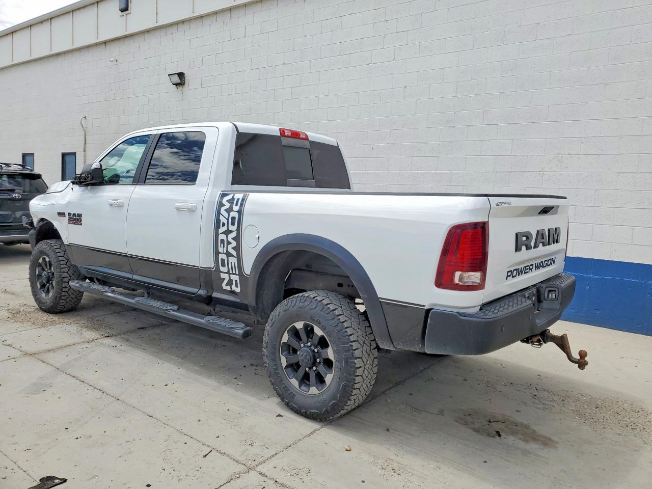 2018 RAM 2500 POWERWAGON photo 3