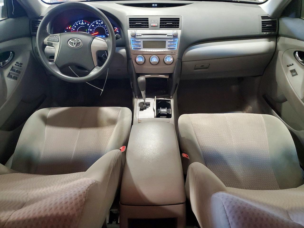 2011 TOYOTA CAMRY LE photo 15