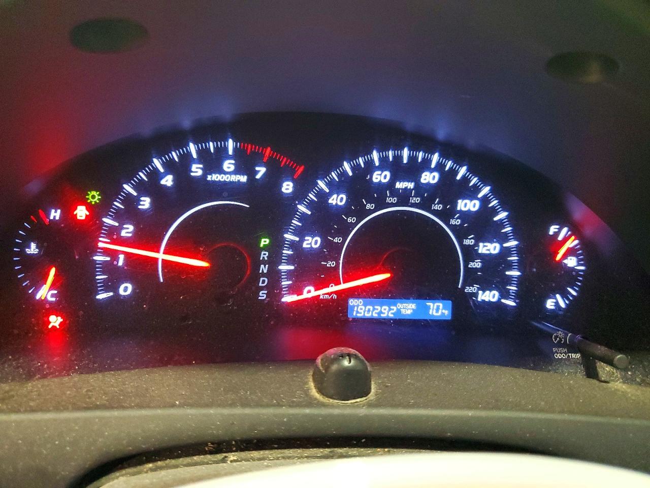 2011 TOYOTA CAMRY LE photo 17