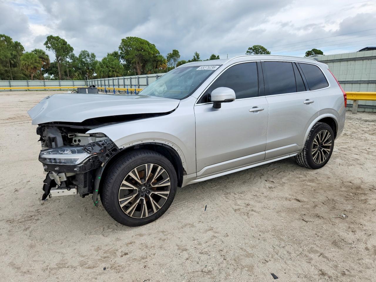 2021 VOLVO XC90