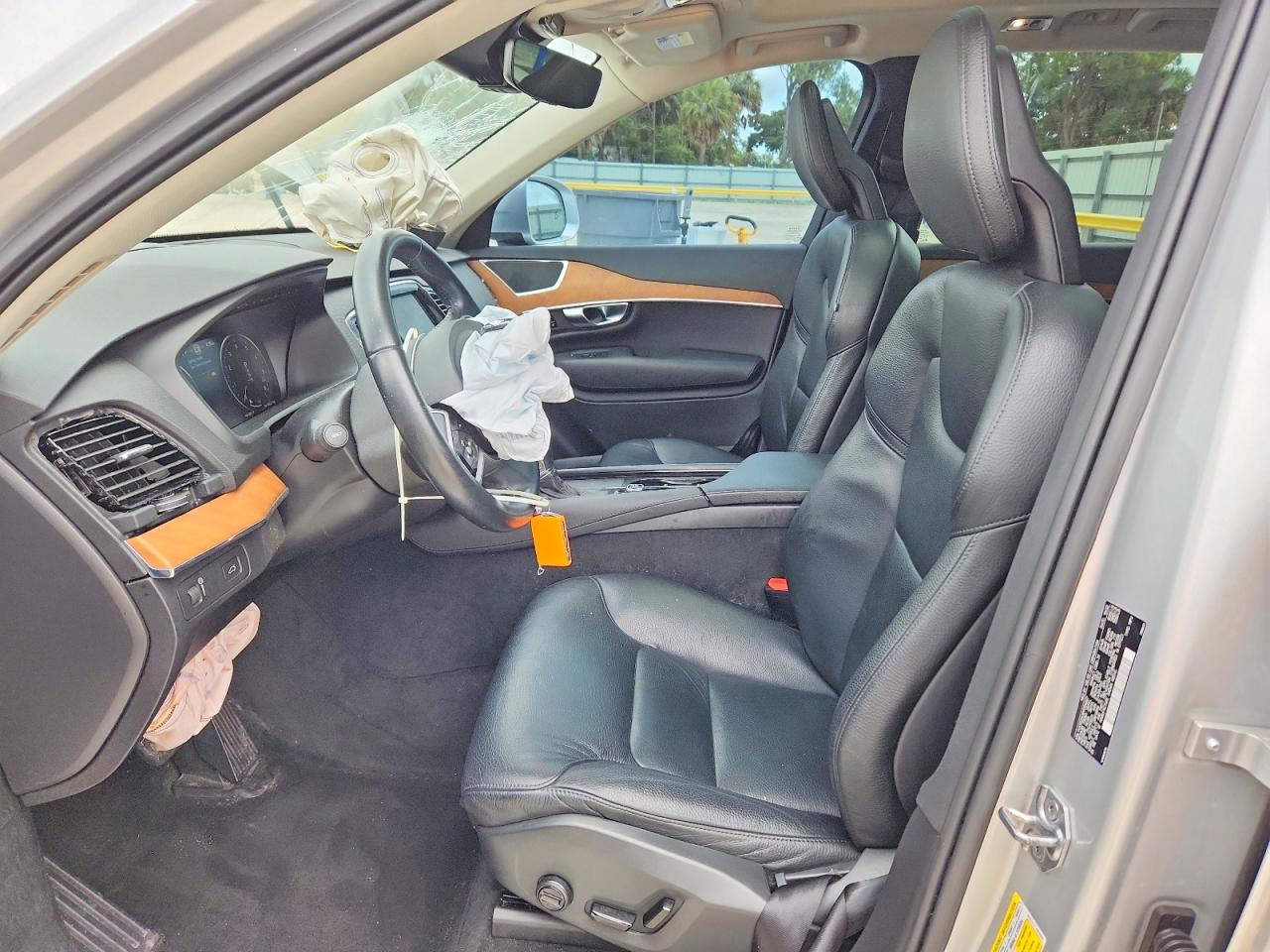 2021 VOLVO XC90 T5 MOMENTUM photo 13
