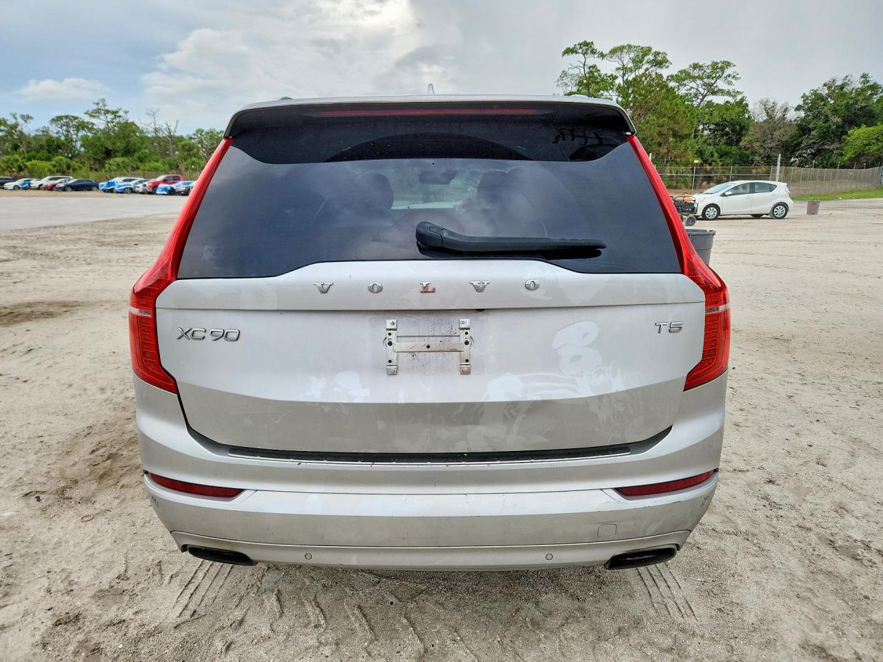 2021 VOLVO XC90 T5 MOMENTUM photo 11