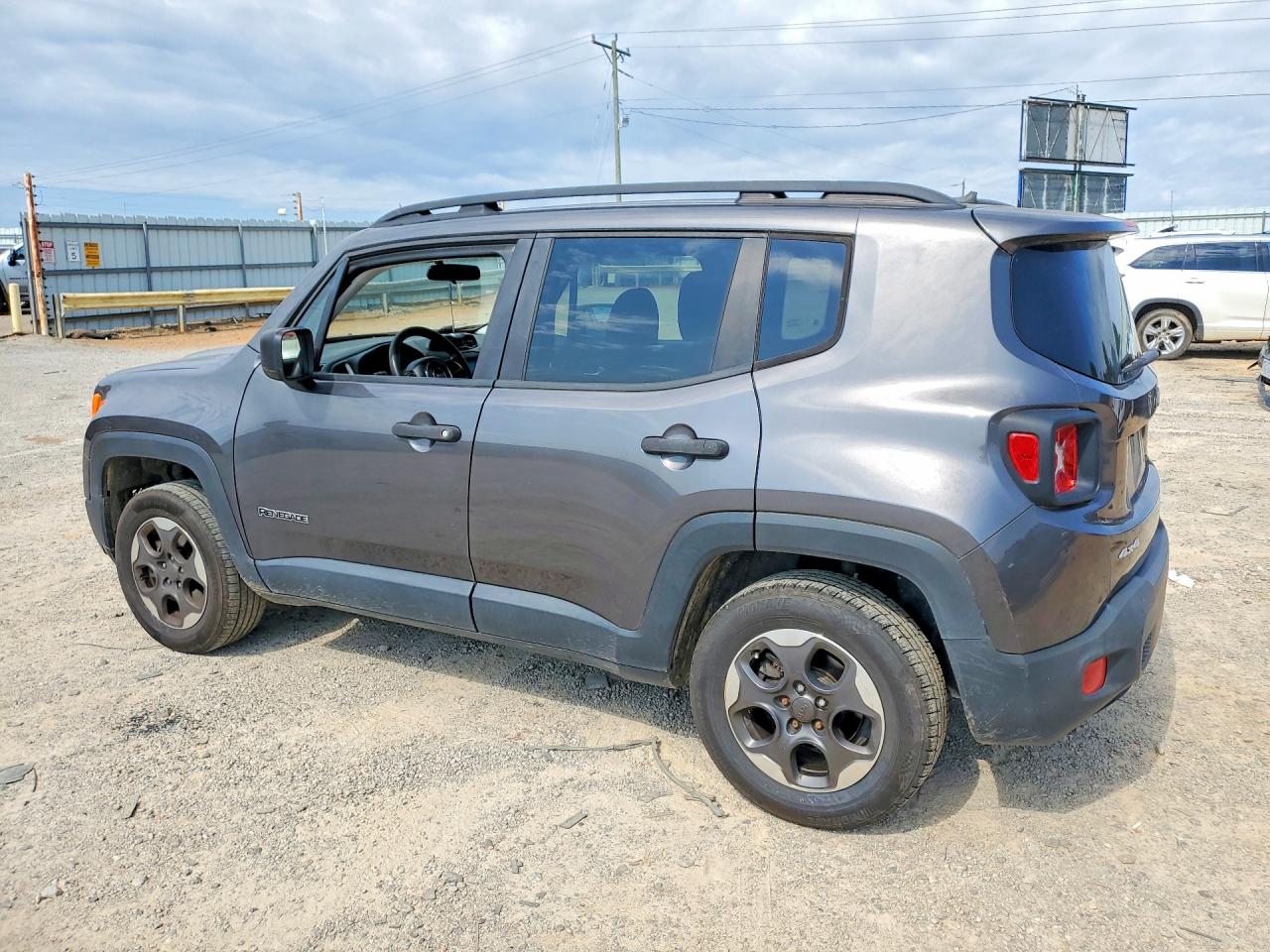 2017 JEEP RENEGADE SPORT photo 2