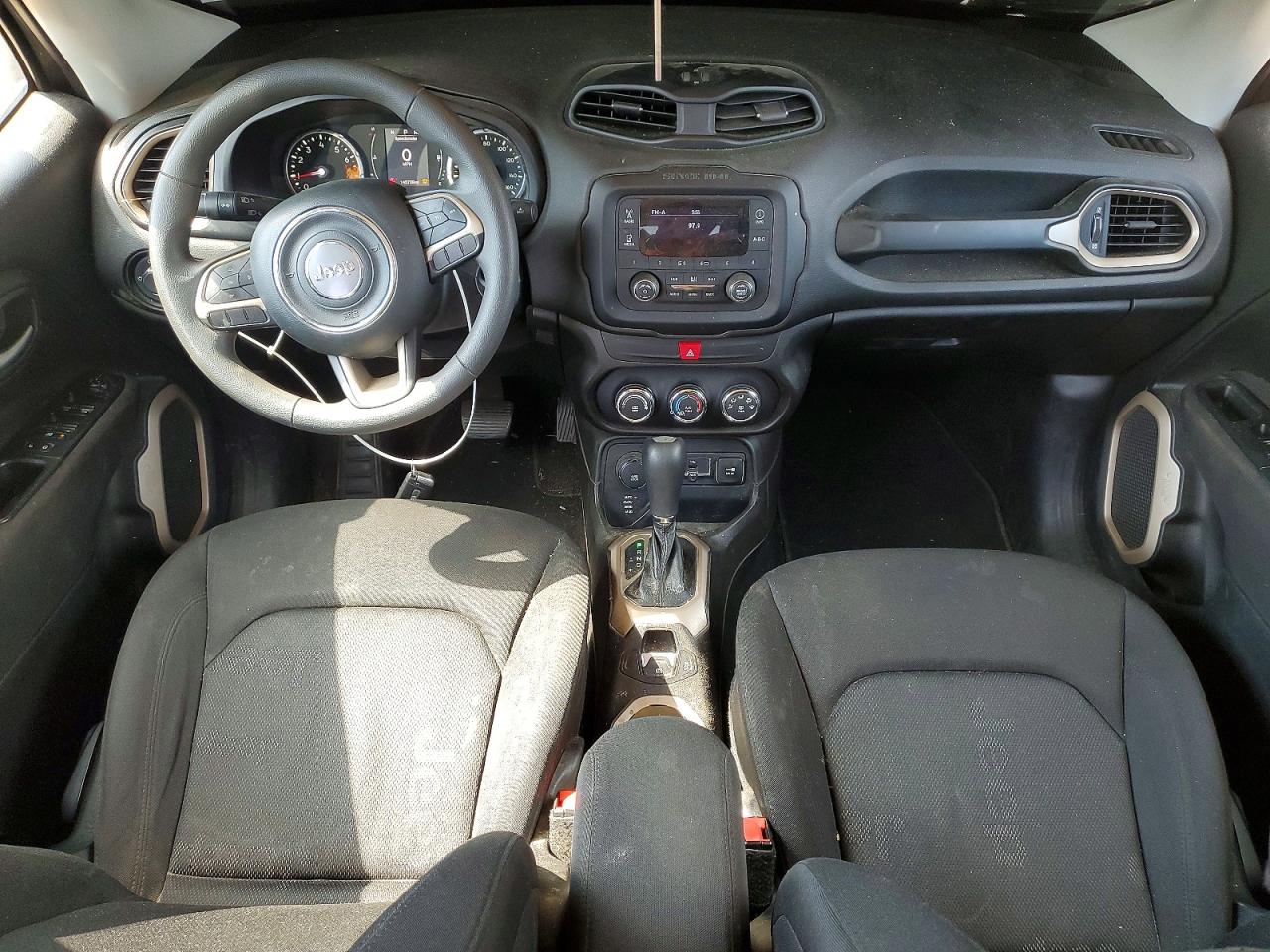 2017 JEEP RENEGADE SPORT photo 8