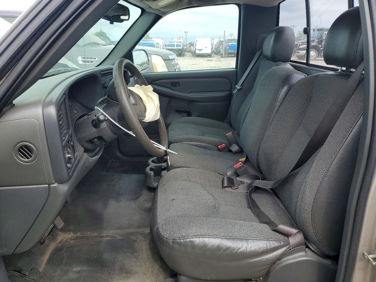 2004 CHEVROLET SILVERADO C1500 photo 13