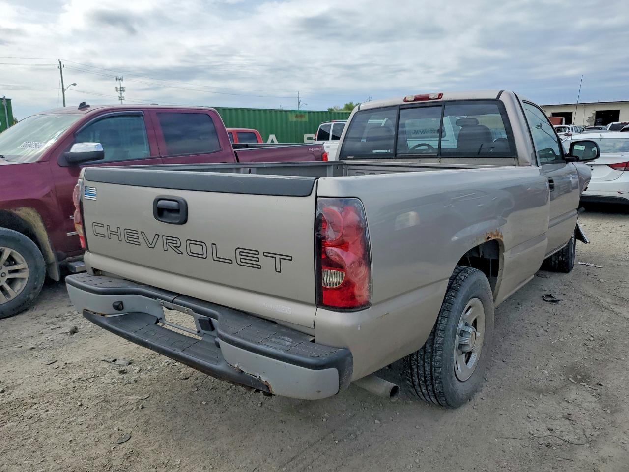 2004 CHEVROLET SILVERADO C1500 photo 5