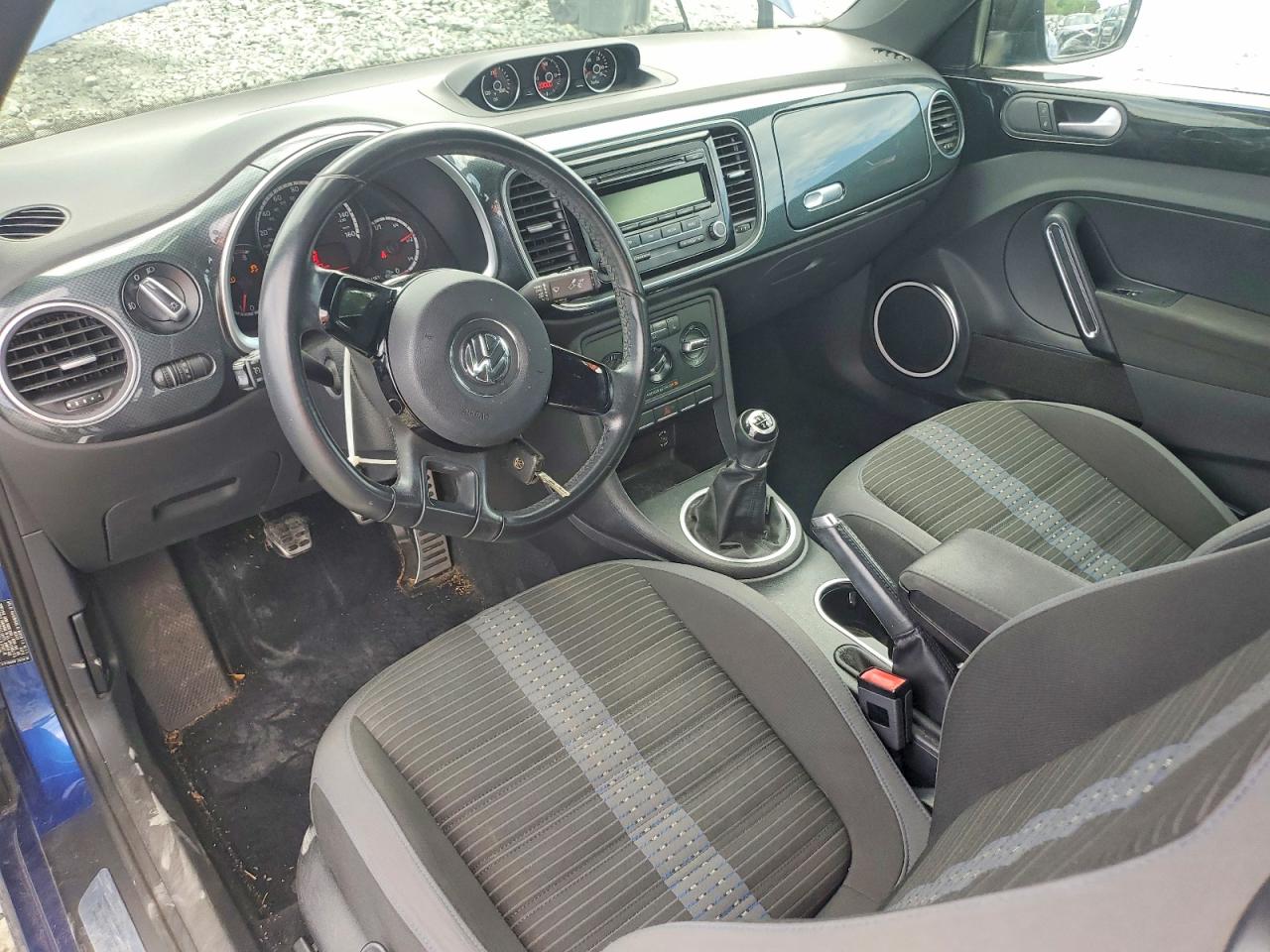 2013 VOLKSWAGEN BEETLE TURBO photo 22