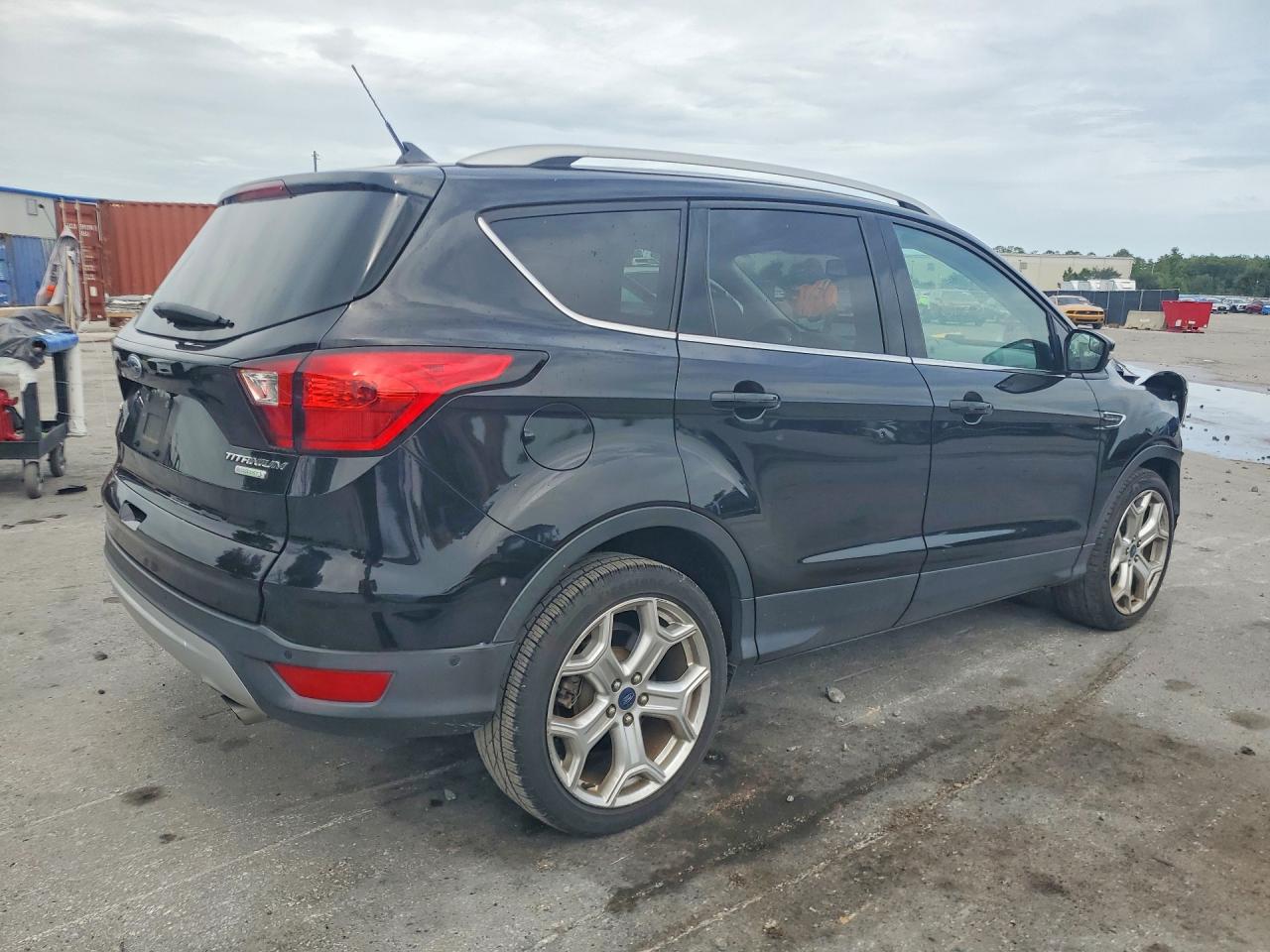 2019 FORD ESCAPE TITANIUM photo 5