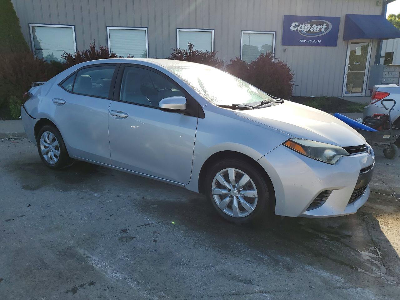 2015 TOYOTA COROLLA LE photo 10