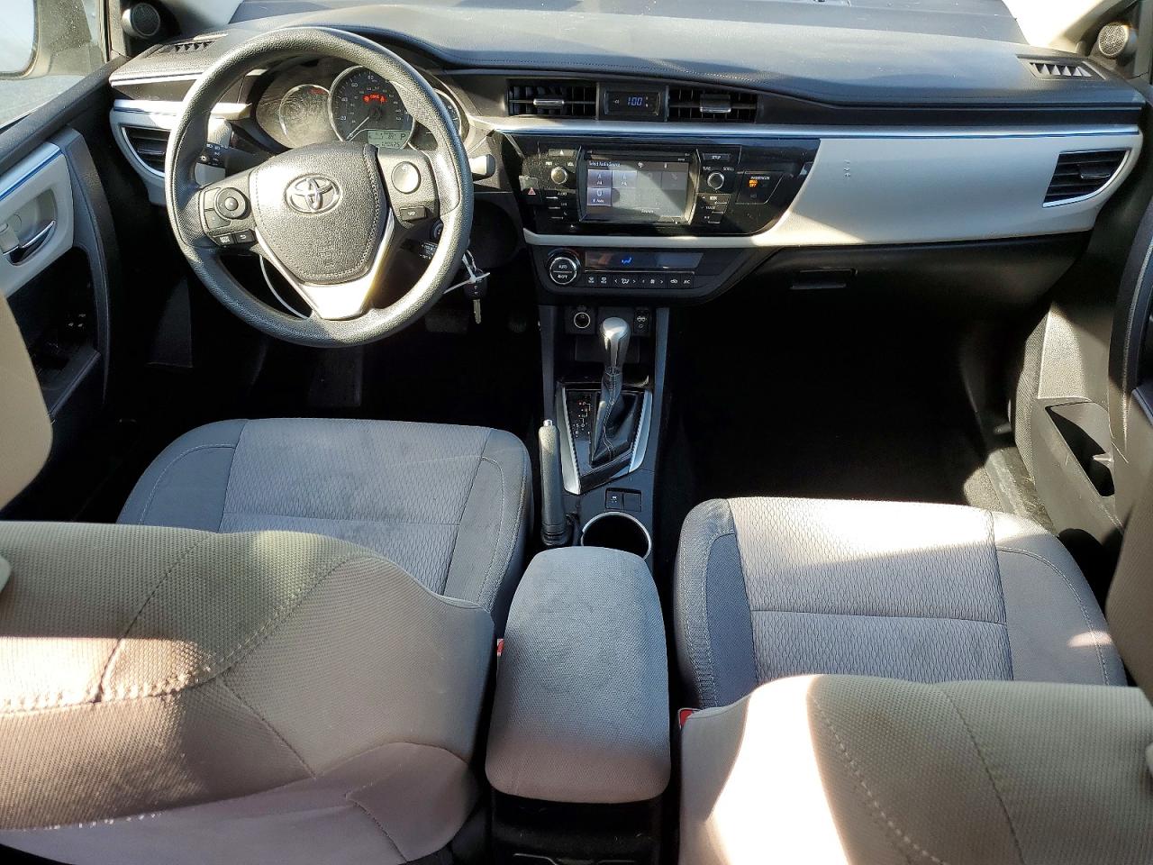 2015 TOYOTA COROLLA LE photo 22