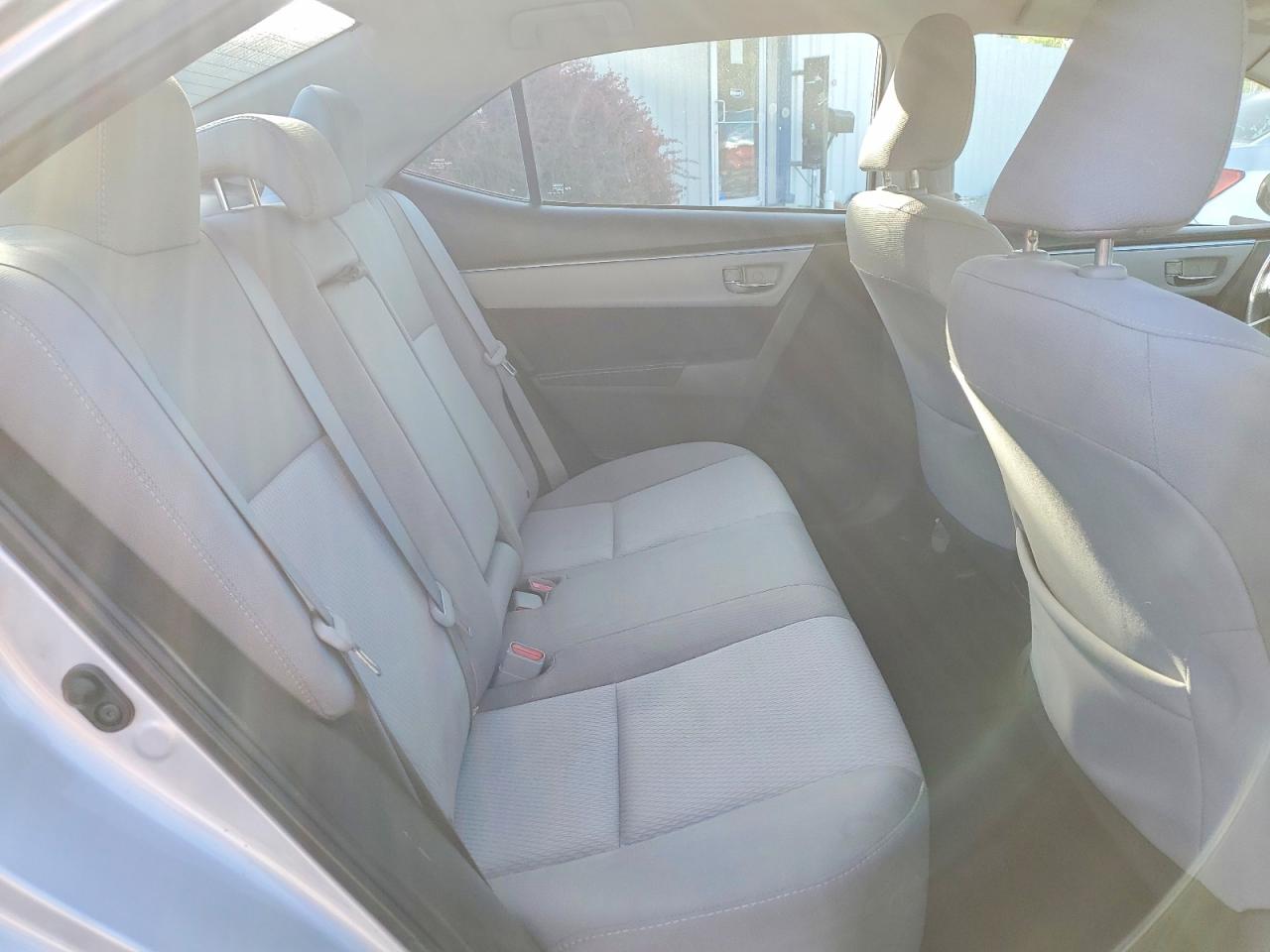 2015 TOYOTA COROLLA LE photo 28
