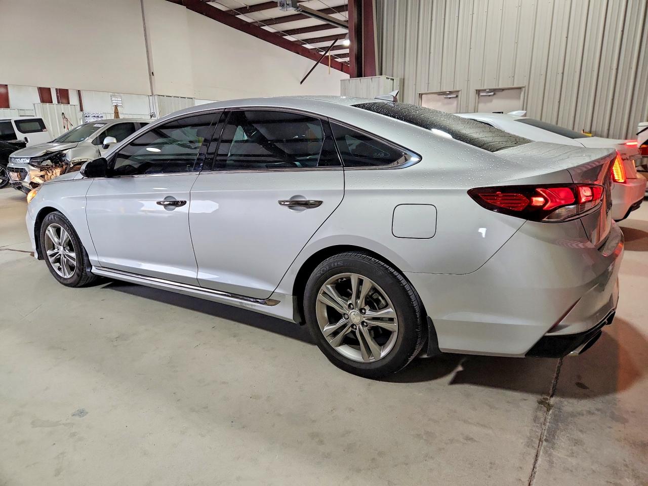2018 HYUNDAI SONATA SPORT photo 3