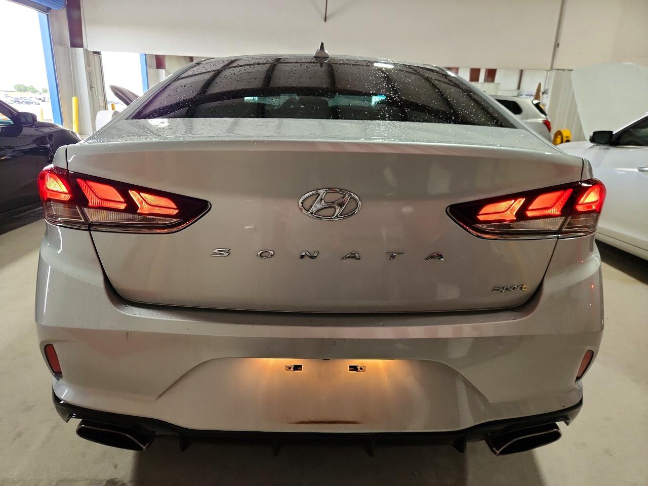2018 HYUNDAI SONATA SPORT photo 11
