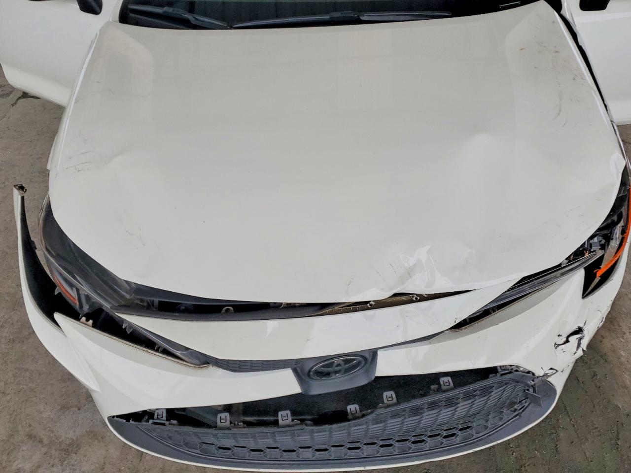2020 TOYOTA COROLLA LE photo 21