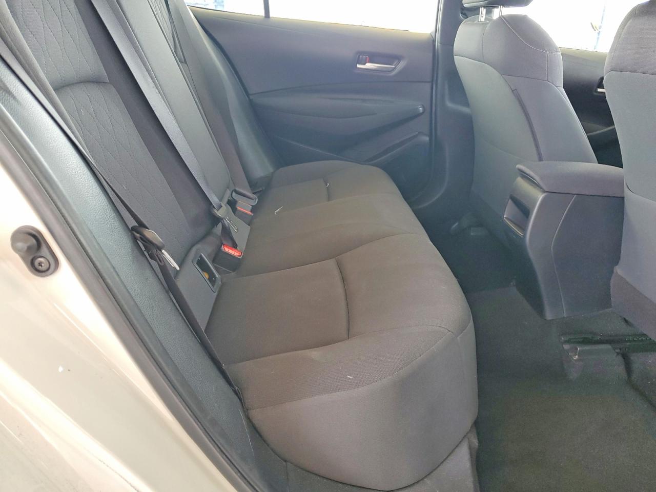 2020 TOYOTA COROLLA LE photo 19