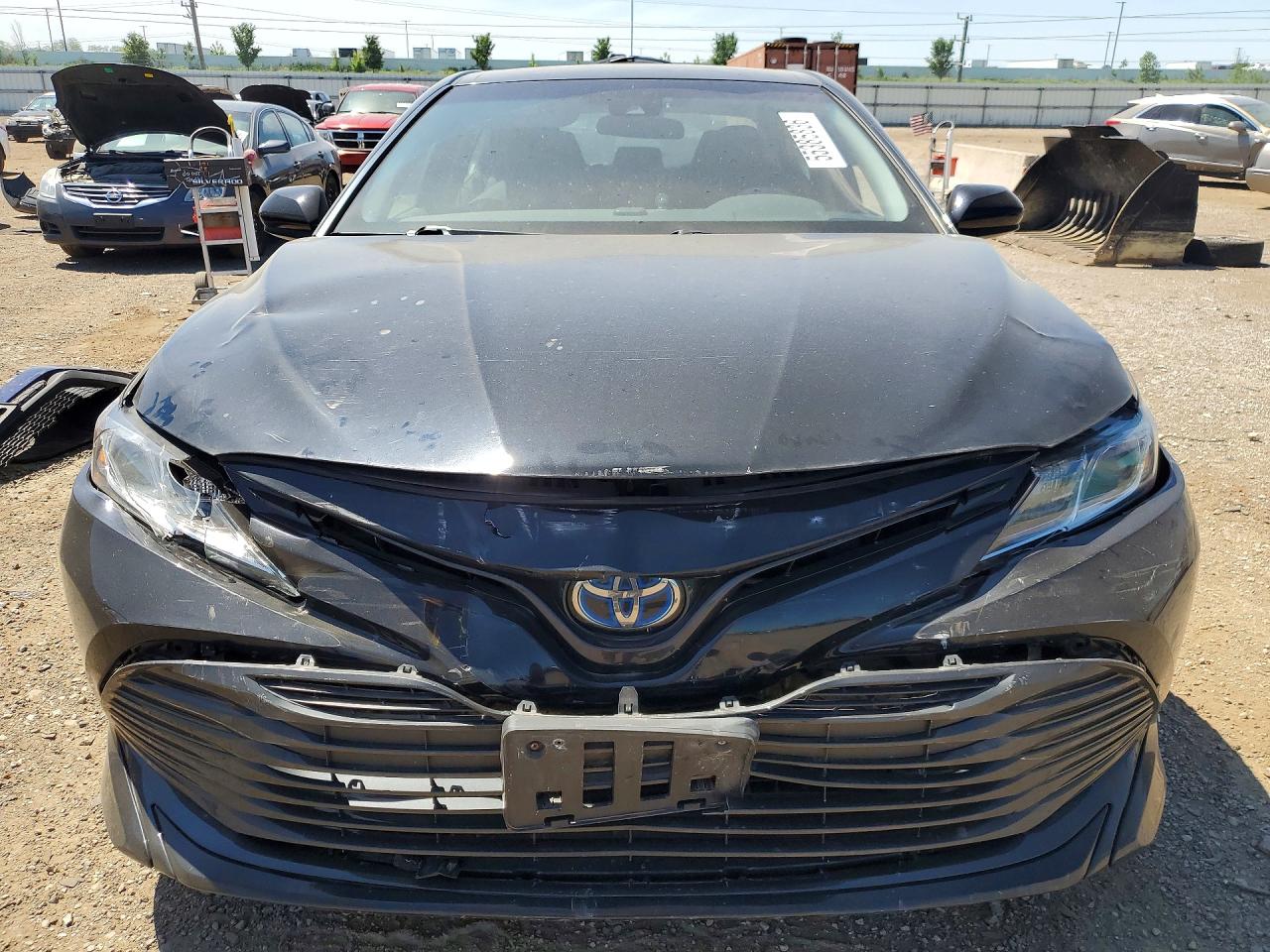 2019 TOYOTA CAMRY LE photo 13