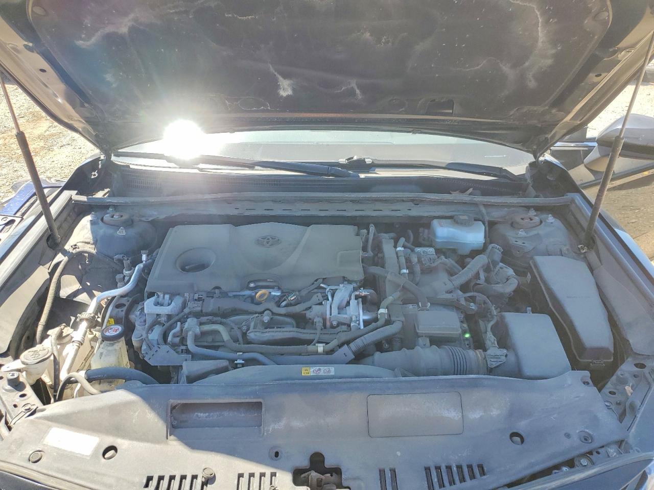 2019 TOYOTA CAMRY LE photo 31