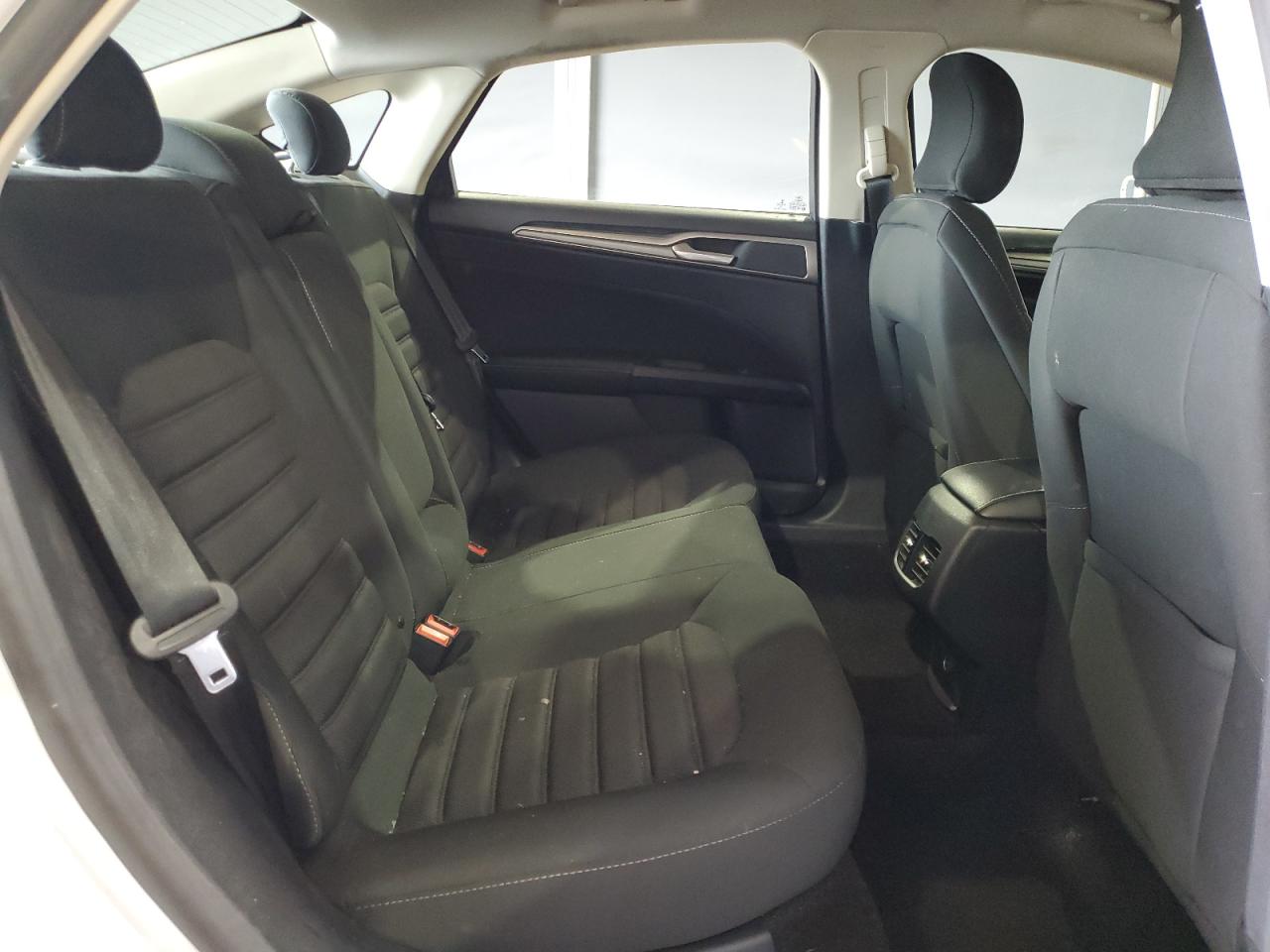 2019 FORD FUSION SE photo 19