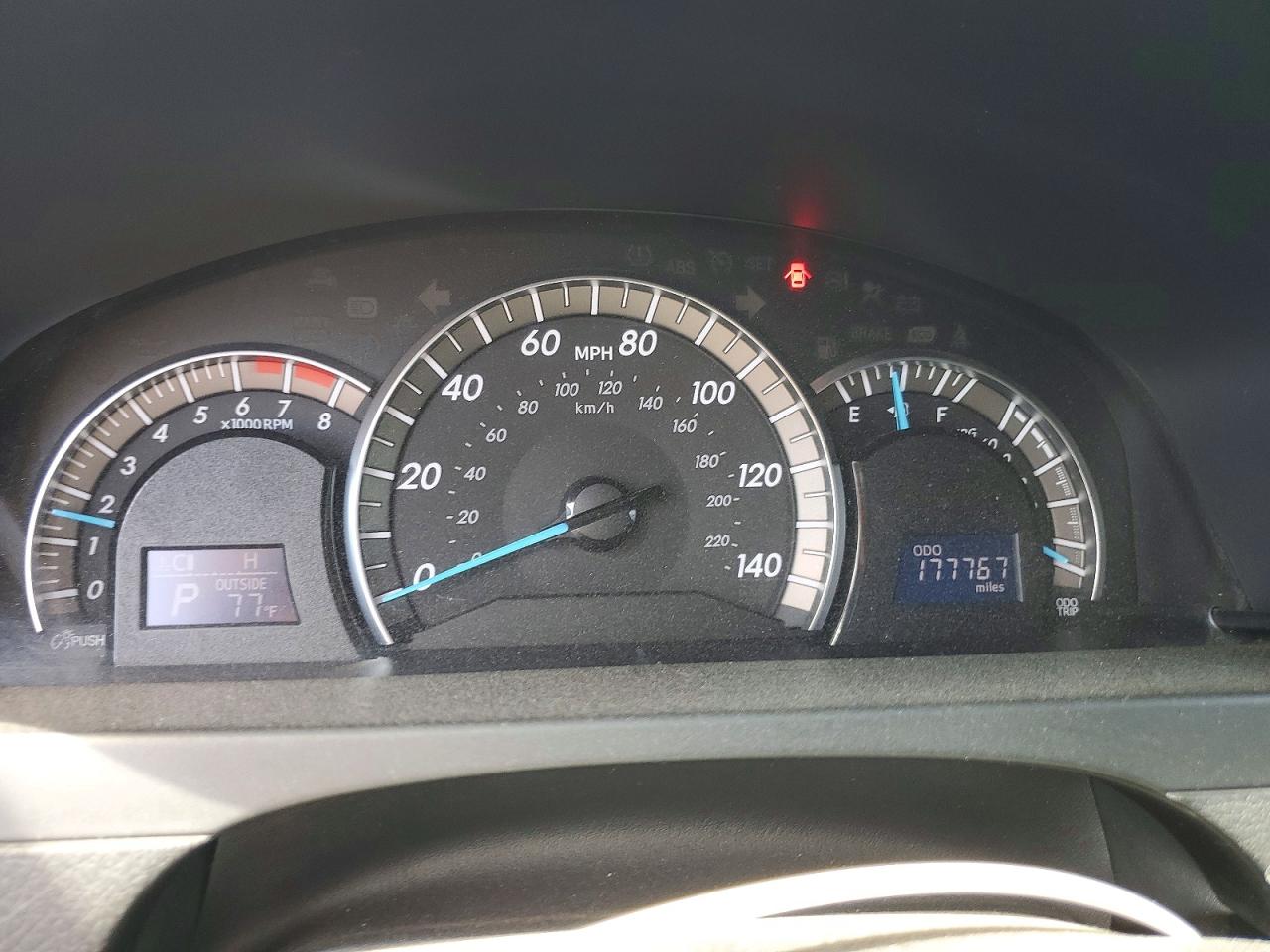 2012 TOYOTA CAMRY SE photo 25