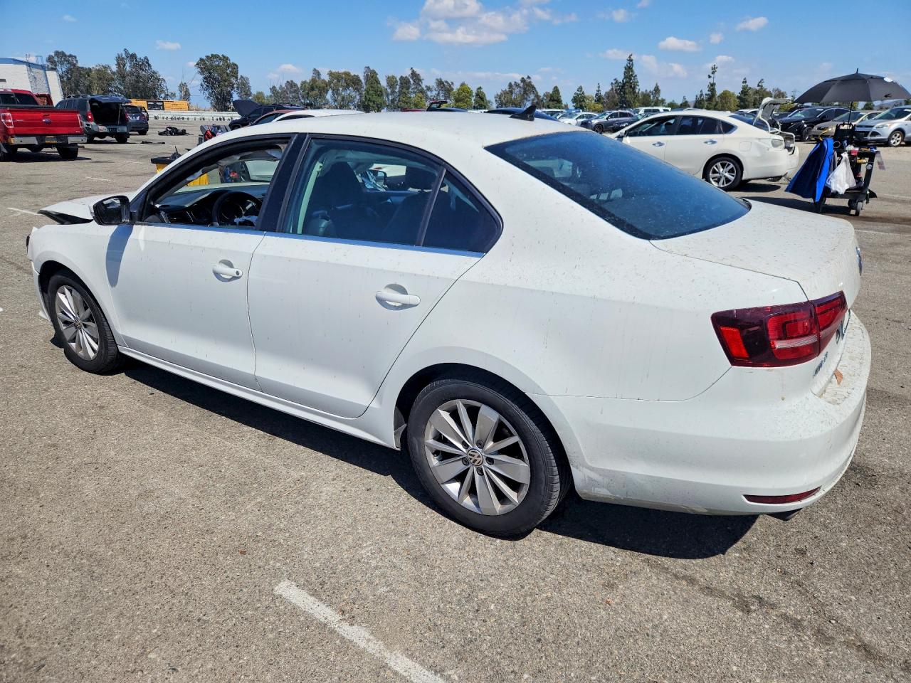 2016 VOLKSWAGEN JETTA SE photo 3