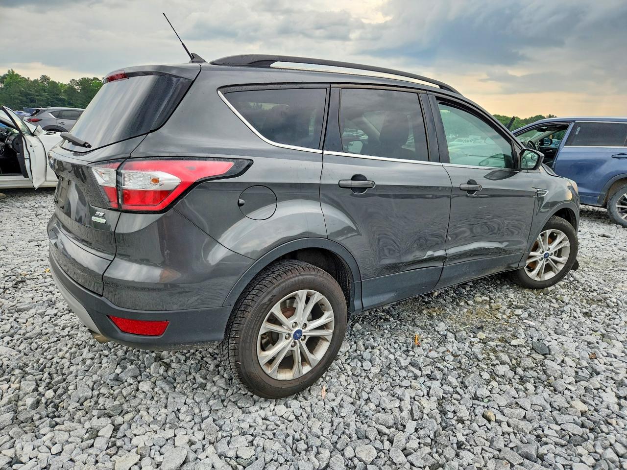 2018 FORD ESCAPE SE photo 5