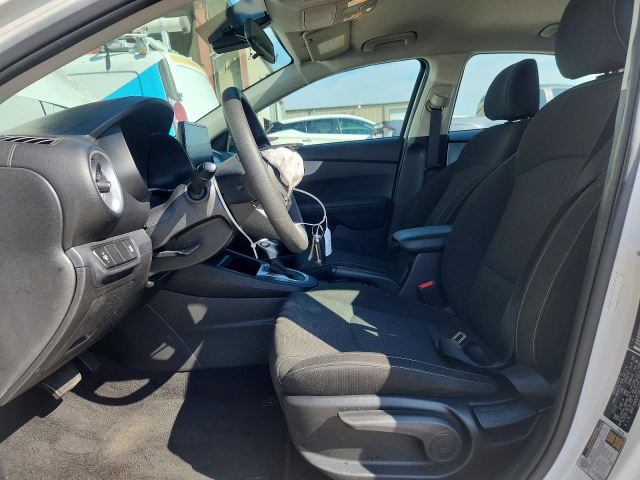 2023 KIA FORTE LXS photo 13