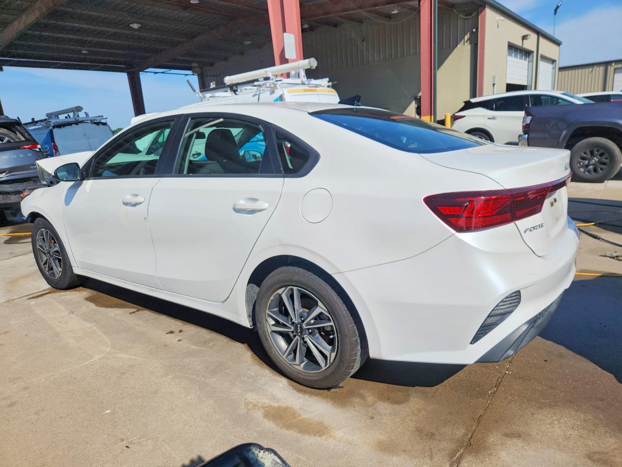 2023 KIA FORTE LXS photo 3