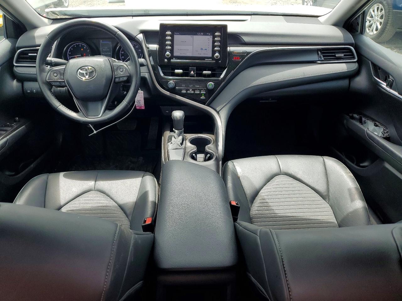2021 TOYOTA CAMRY SE photo 22