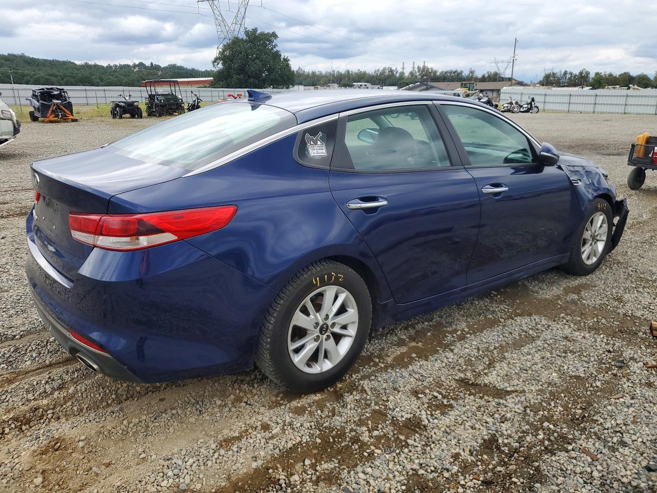 2018 KIA OPTIMA LX photo 3