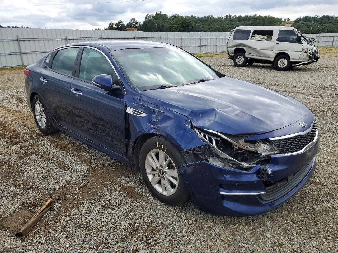 2018 KIA OPTIMA LX photo 4