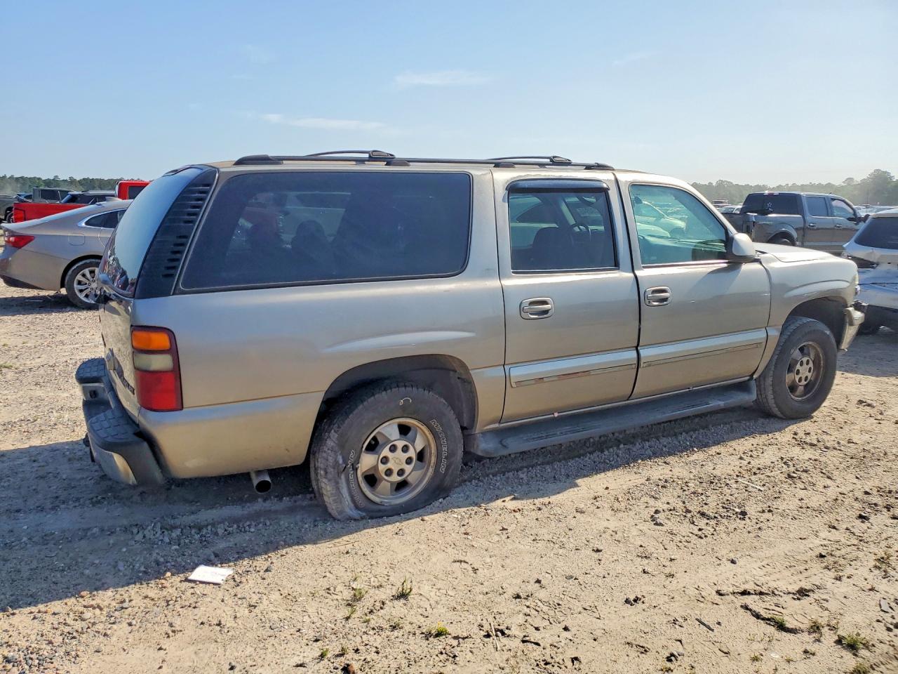 2002 CHEVROLET SUBURBAN C1500 photo 5