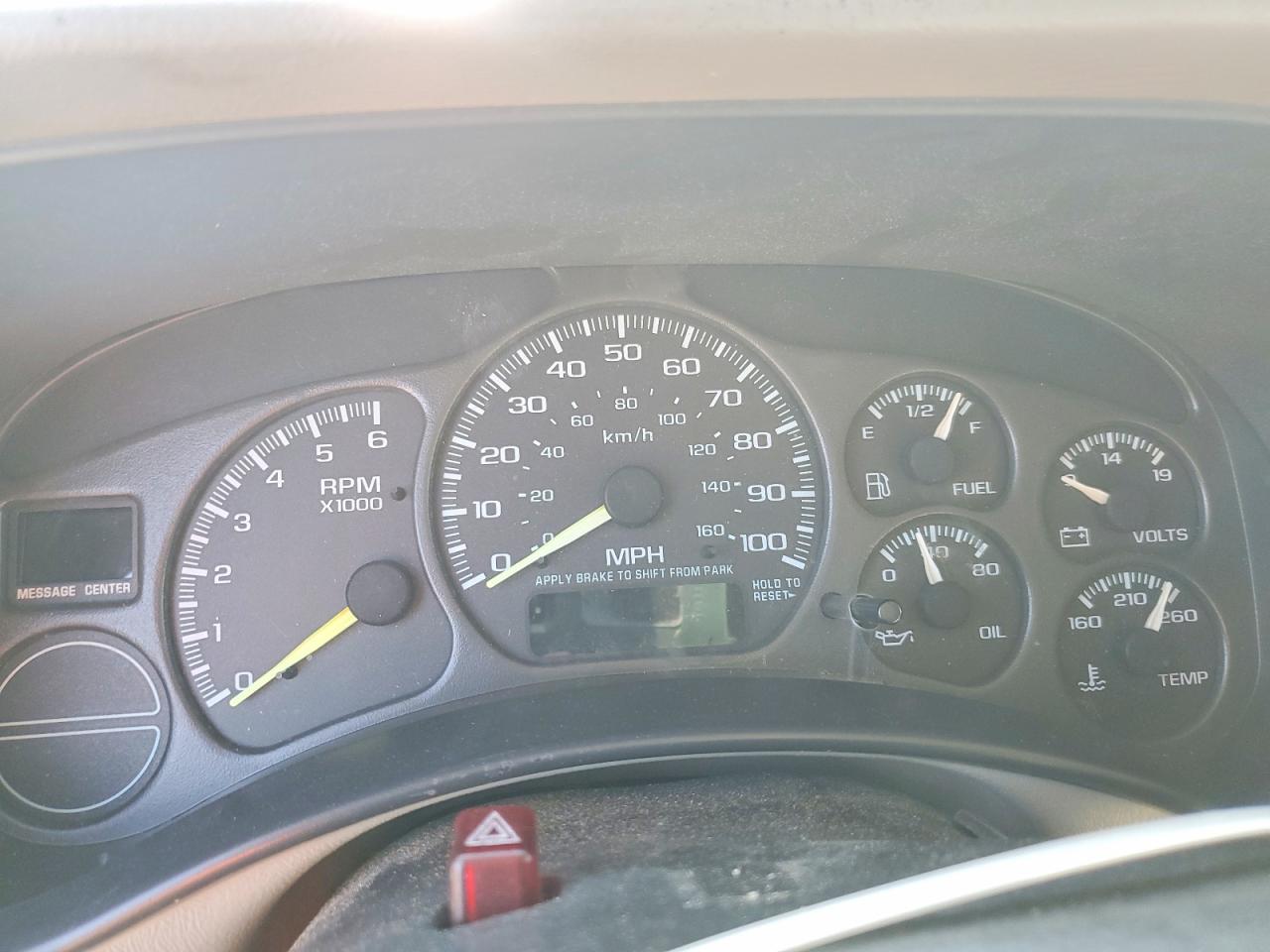 2002 CHEVROLET SUBURBAN C1500 photo 17