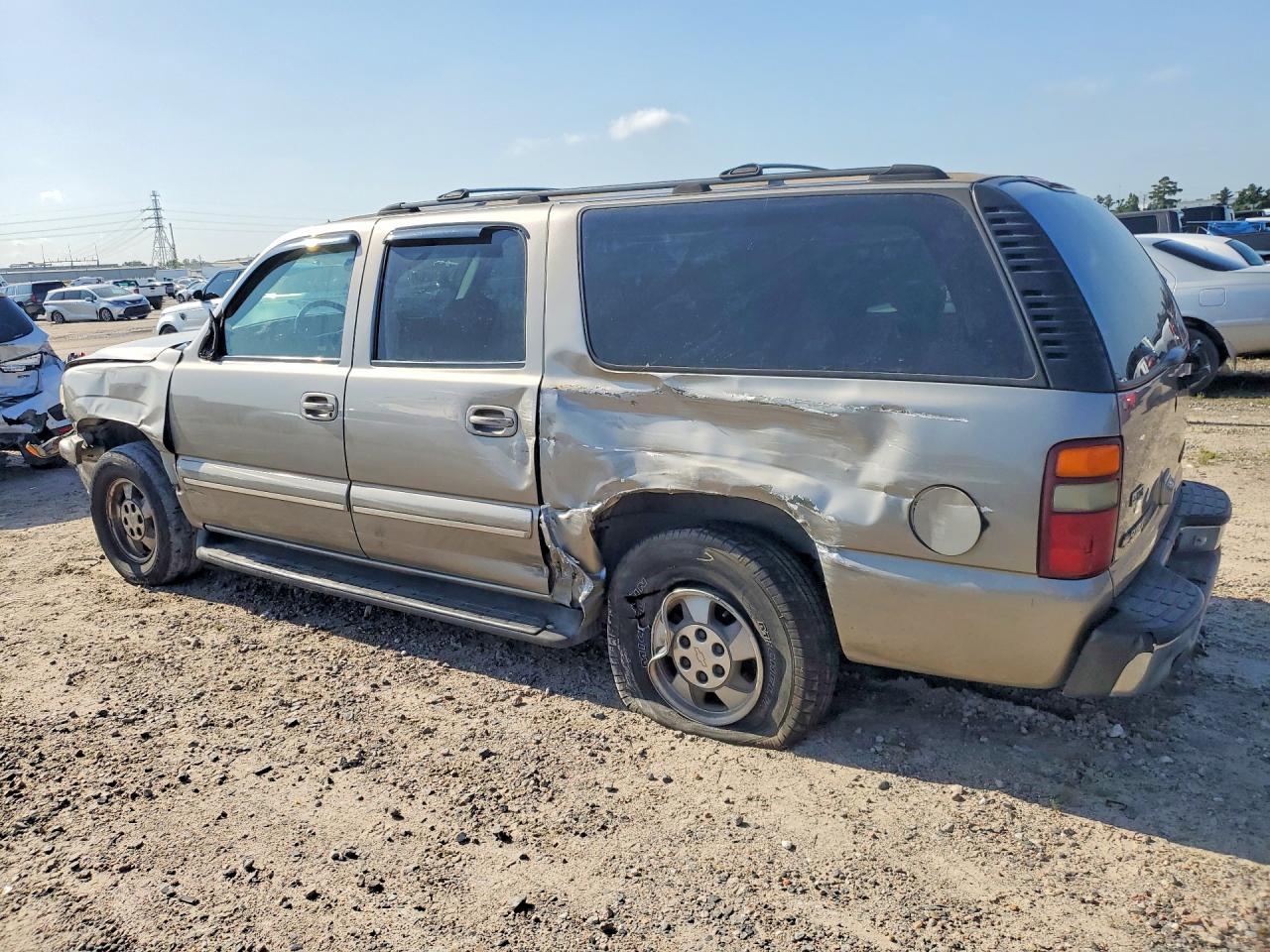 2002 CHEVROLET SUBURBAN C1500 photo 3