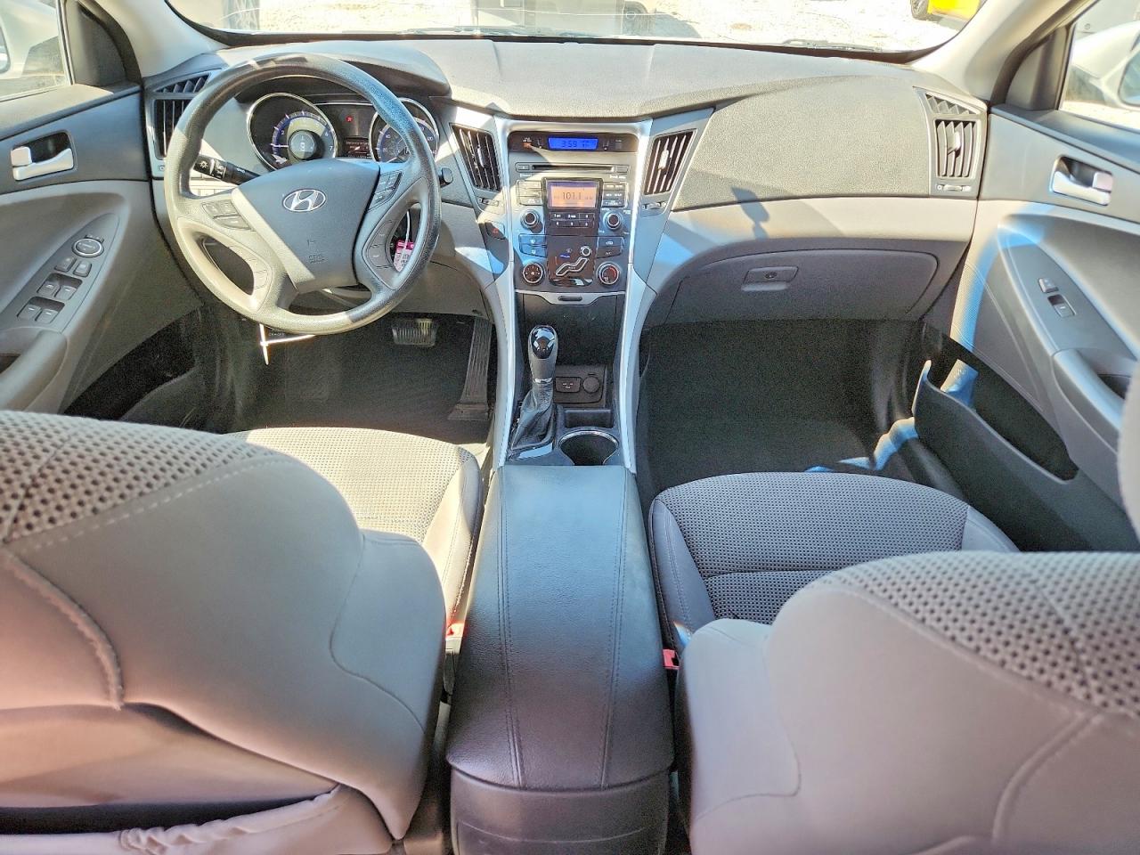 2011 HYUNDAI SONATA GLS photo 15