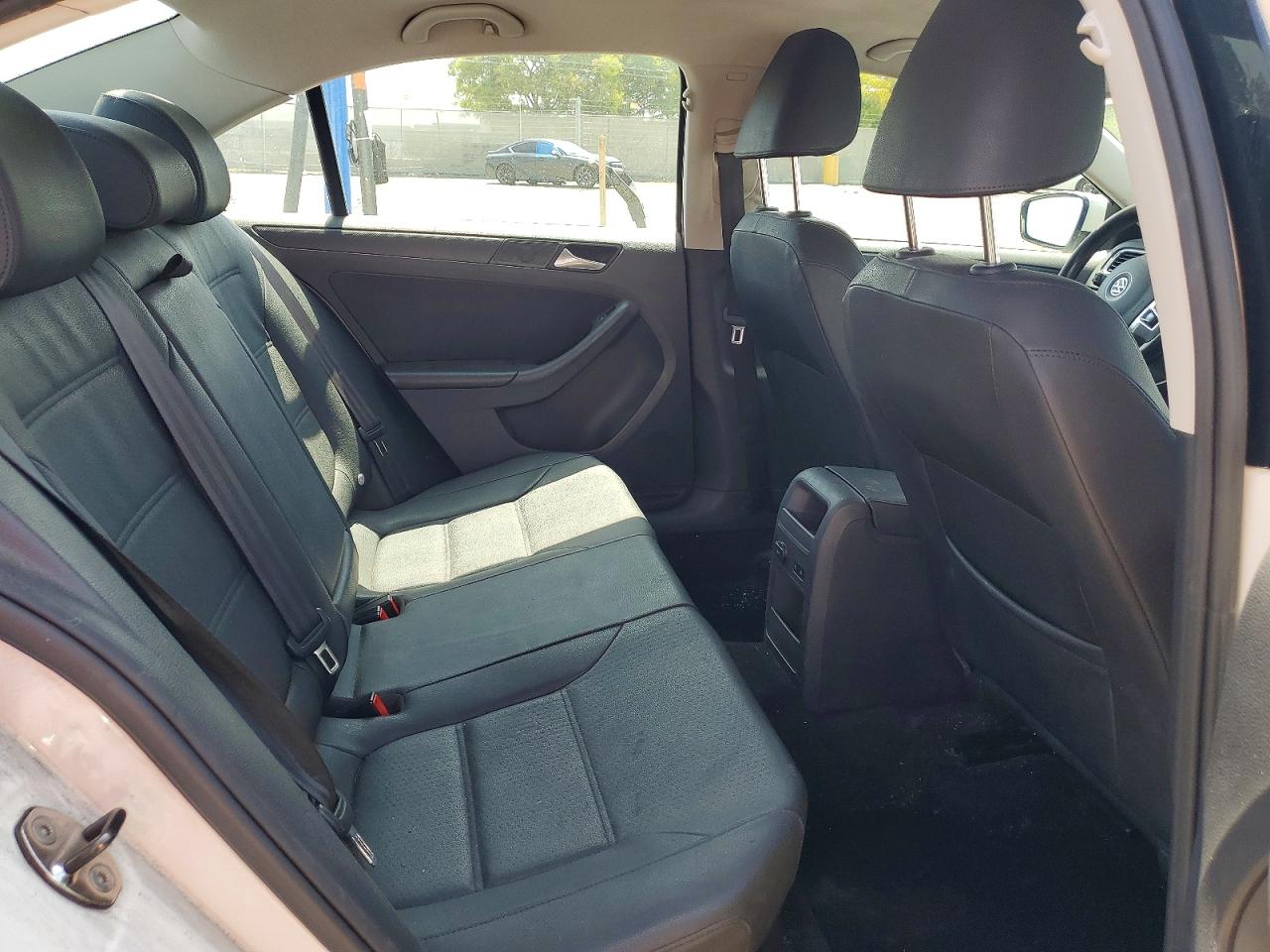 2012 VOLKSWAGEN JETTA SE photo 28