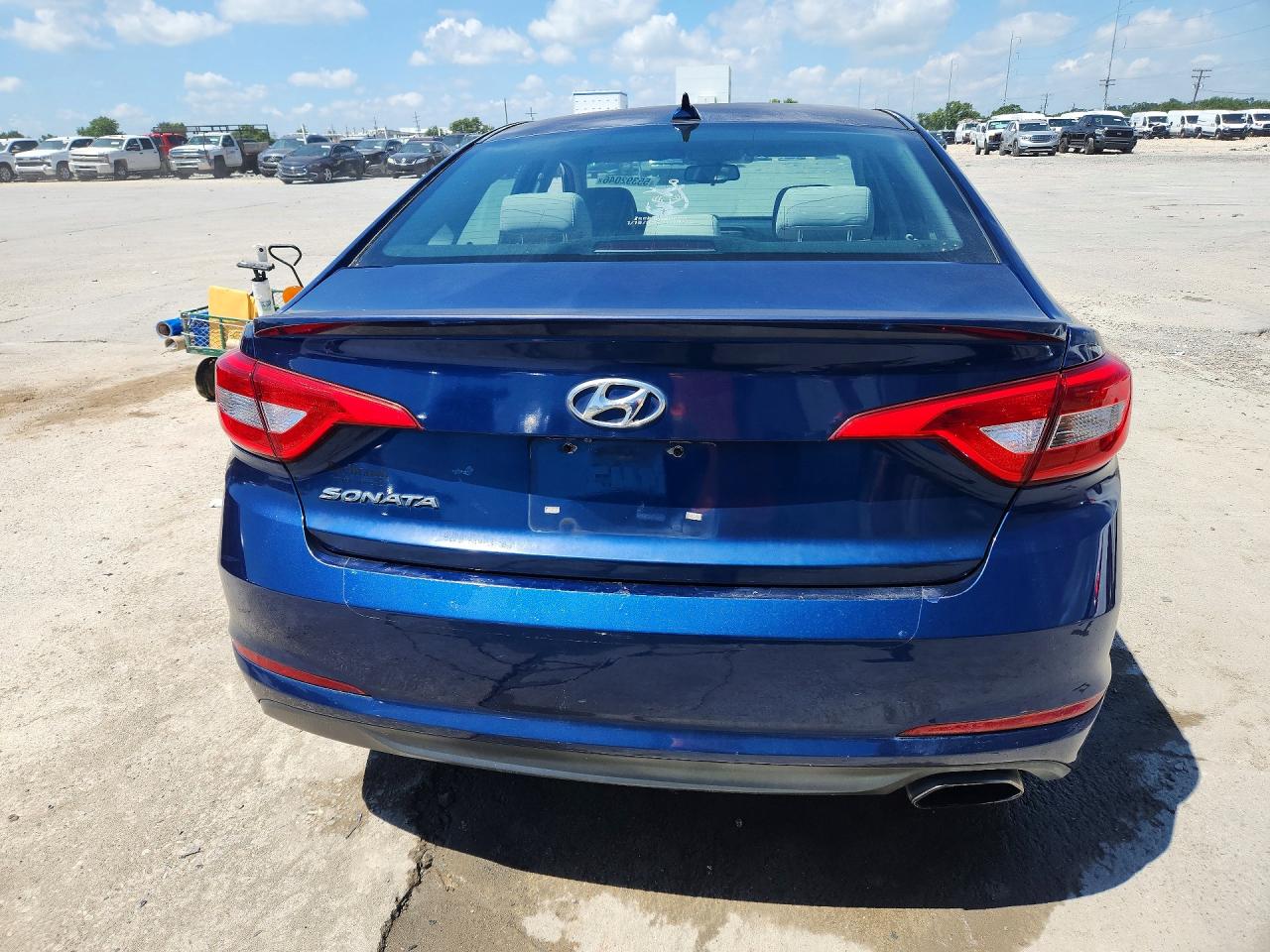 2015 HYUNDAI SONATA SE photo 11