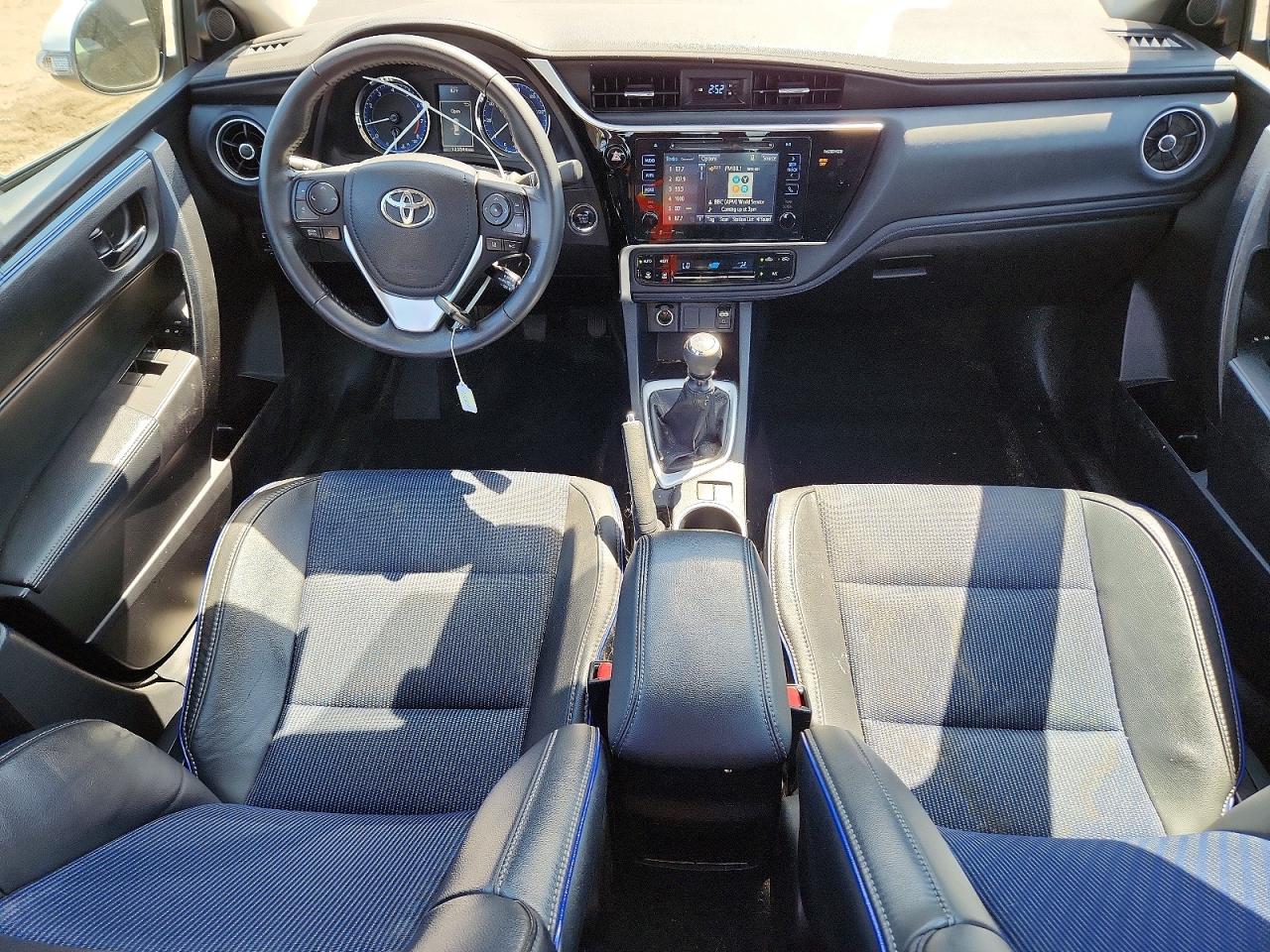 2017 TOYOTA COROLLA SE photo 22