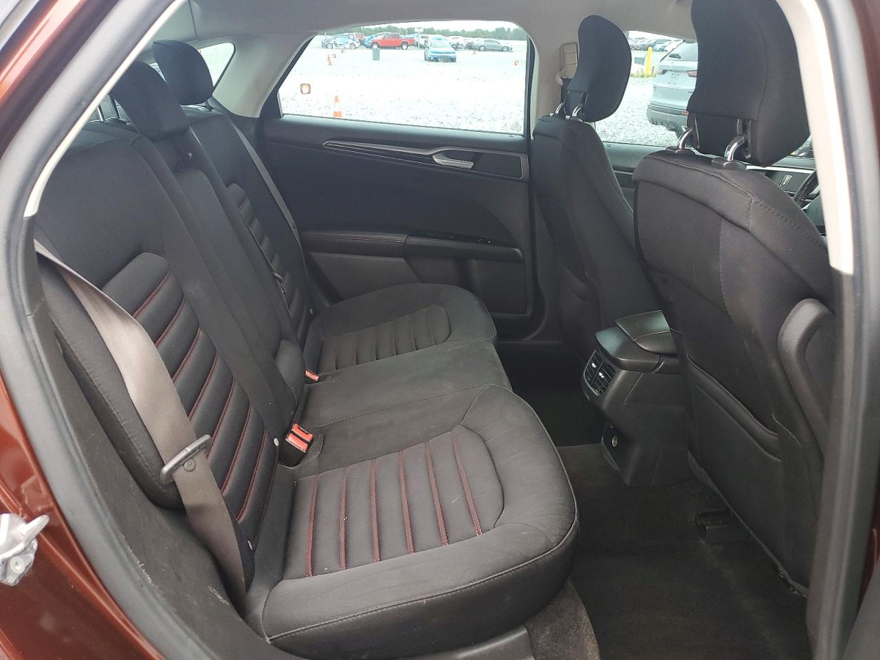 2015 FORD FUSION SE photo 28
