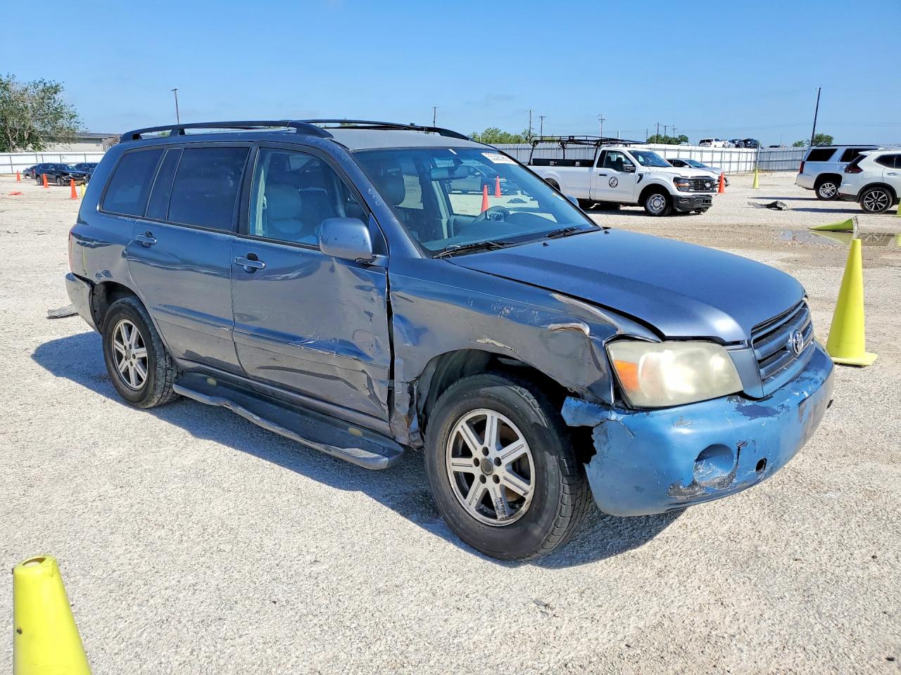 2004 TOYOTA HIGHLANDER BASE photo 4