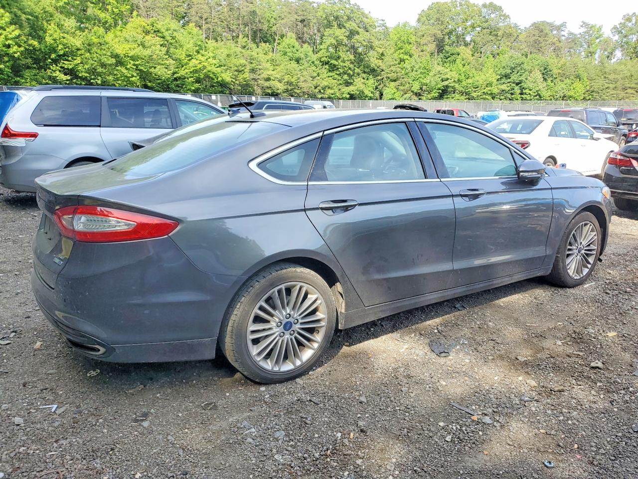 2016 FORD FUSION SE photo 3
