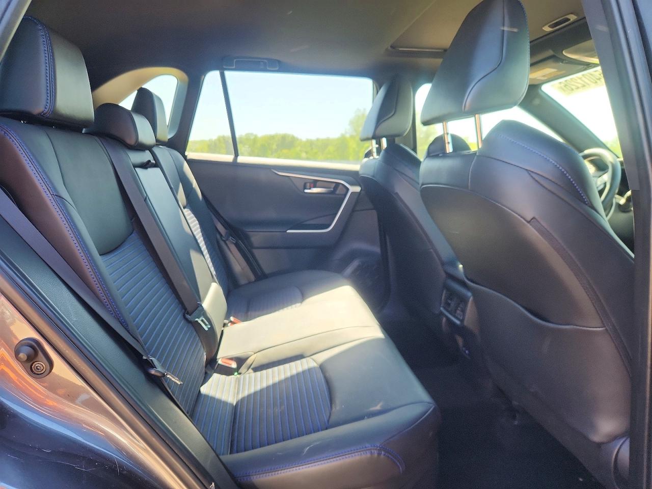 2022 TOYOTA RAV4 XSE photo 28