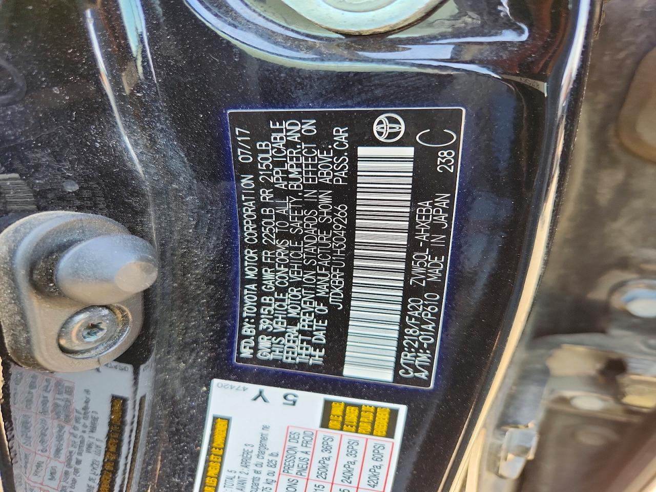 2017 TOYOTA PRIUS TWO photo 34