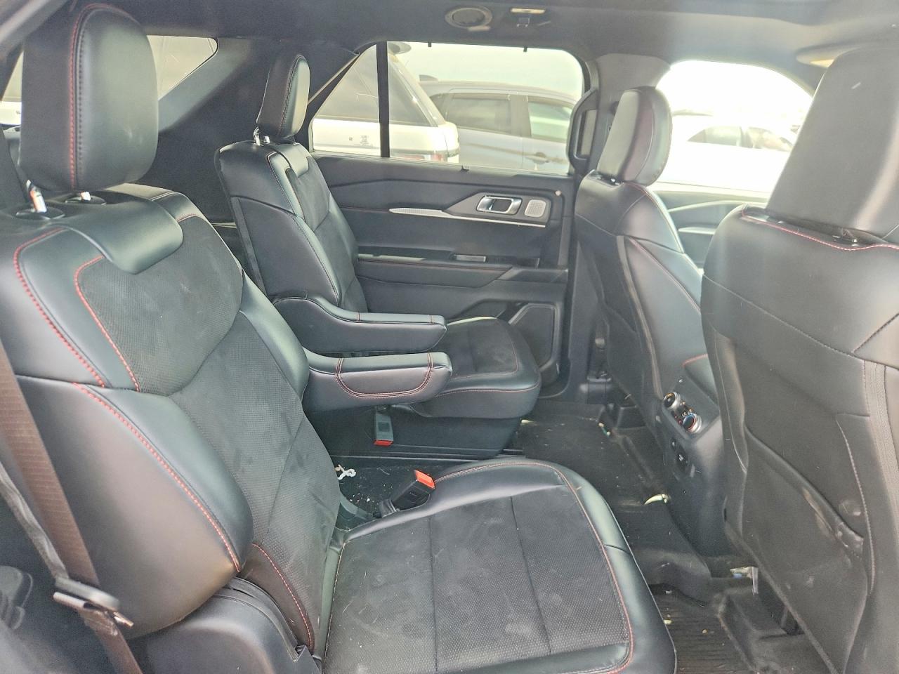 2025 FORD EXPLORER ST photo 28