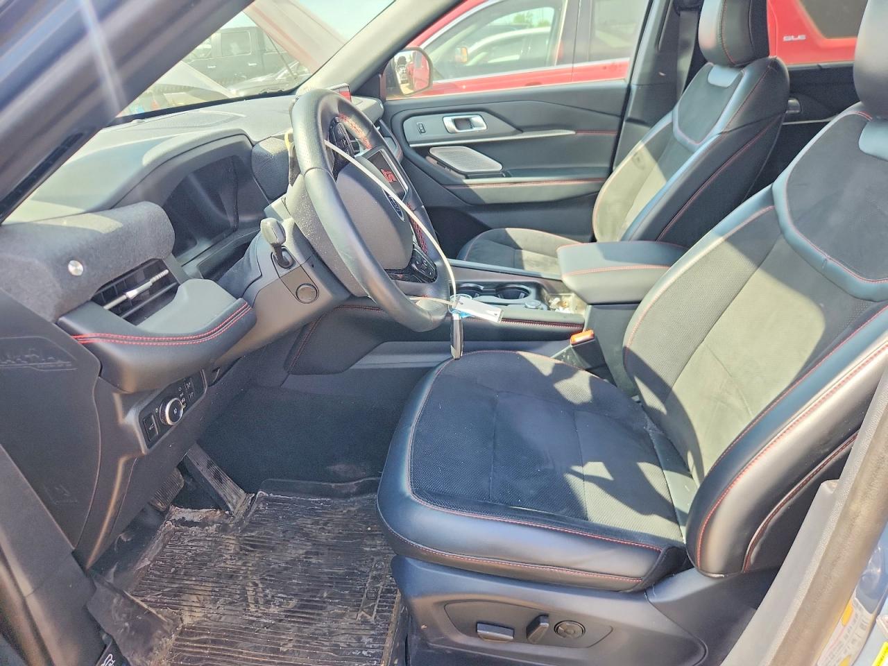 2025 FORD EXPLORER ST photo 19