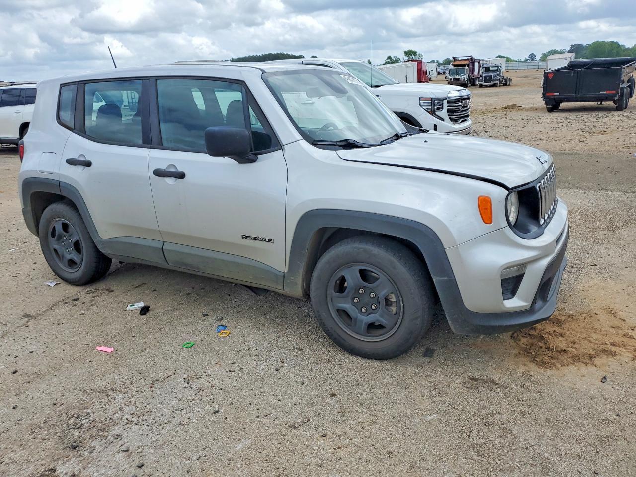2019 JEEP RENEGADE SPORT photo 4
